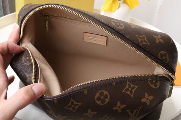LV Cosmetic Pouch GM Monogram Canvas for Women M46458