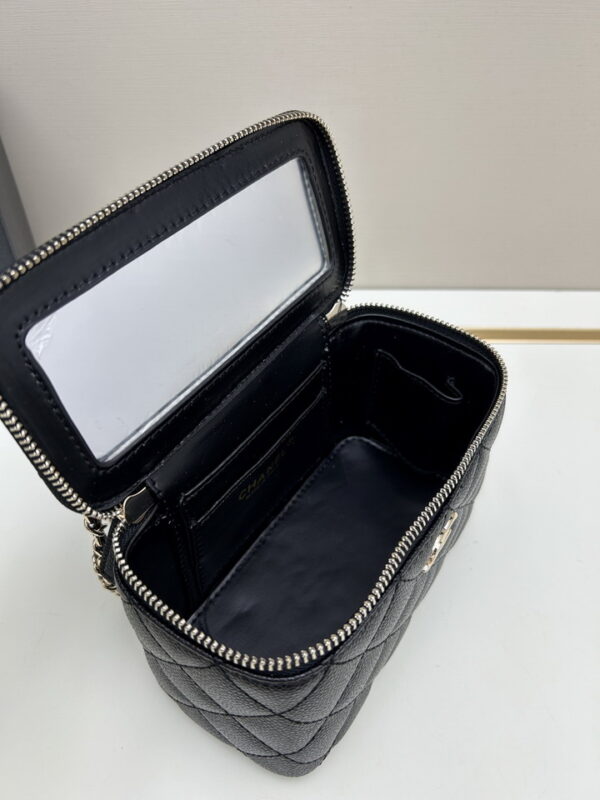 CN Small Vanity Case Black For Women AS3171