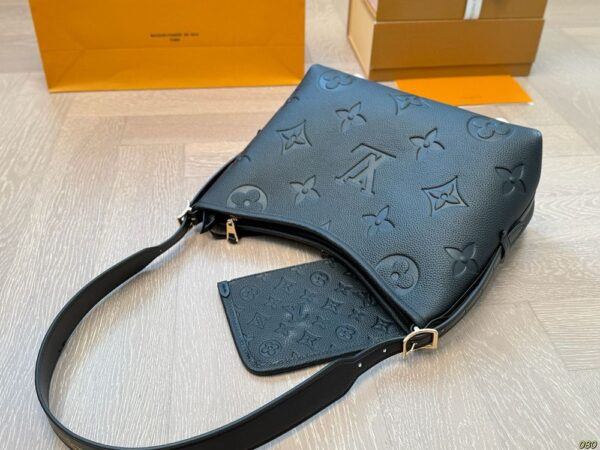 Modern Style Trendy LV Handbag L1629