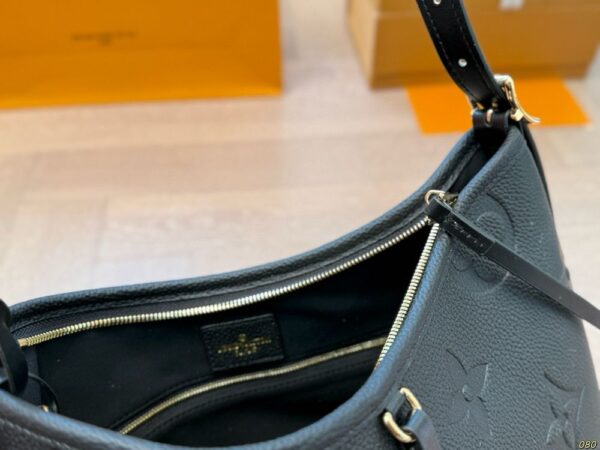 Modern Style Trendy LV Handbag L1629