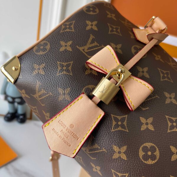 Iconic LV Handbag M13085
