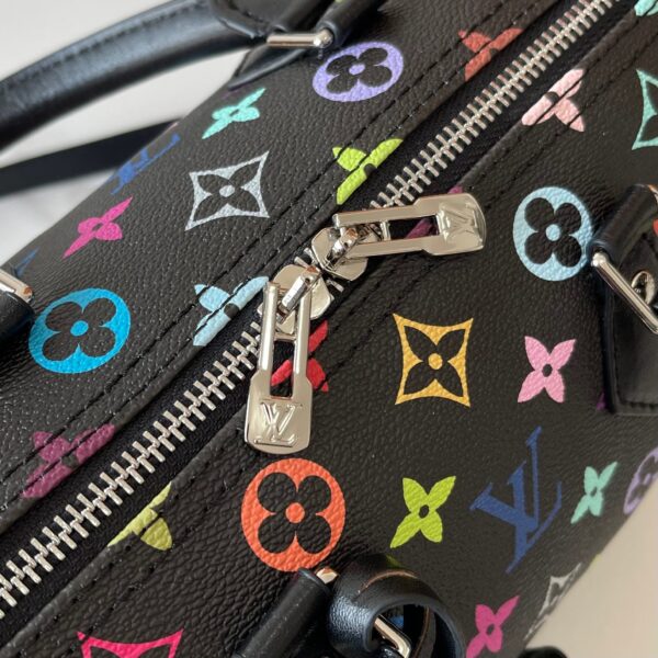 Iconic LV Handbag M13085