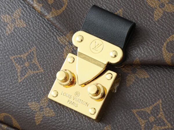 Iconic LV Handbag M14526