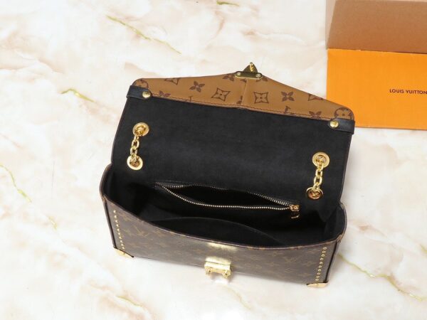 Iconic LV Handbag M14526