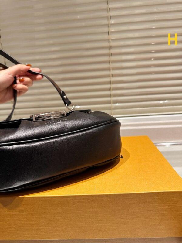 Modern Style Trendy Bag L5030