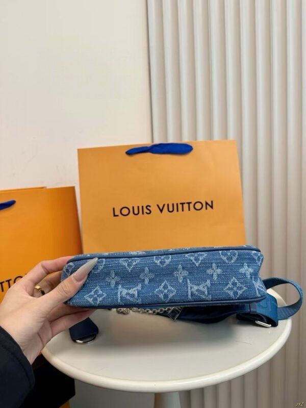 Modern Style Trendy LV Handbag L1529