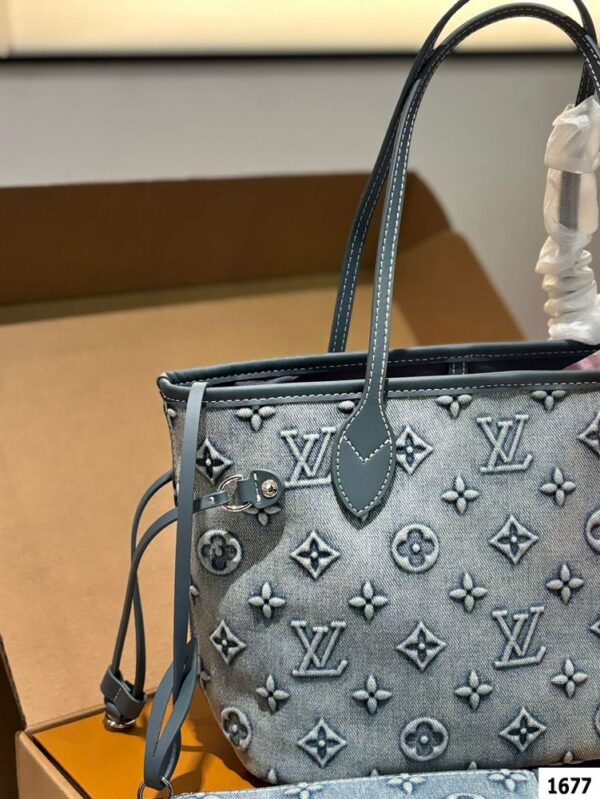 Modern Style Trendy LV Handbag L1447