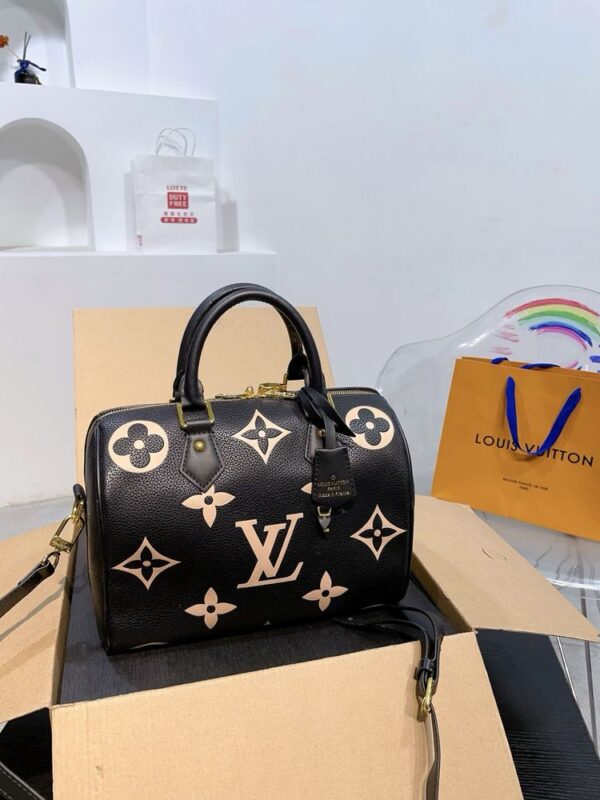Modern Style Trendy LV Handbag L1420-1