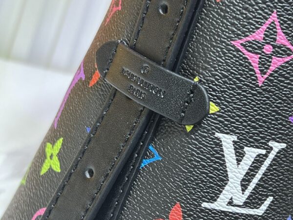 Iconic LV Handbag M46197
