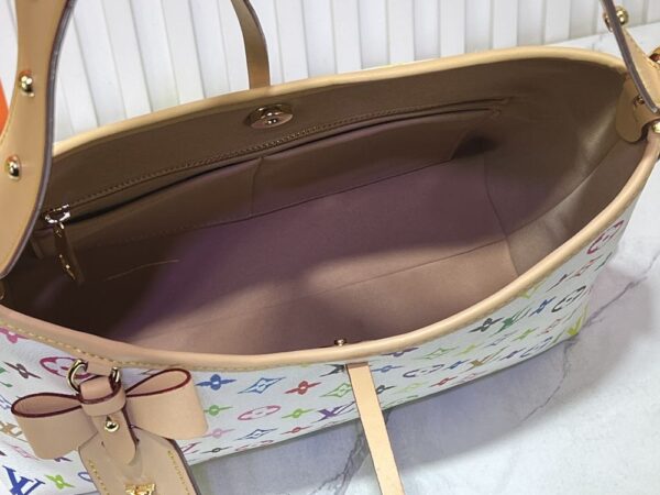 Iconic LV Handbag M46197