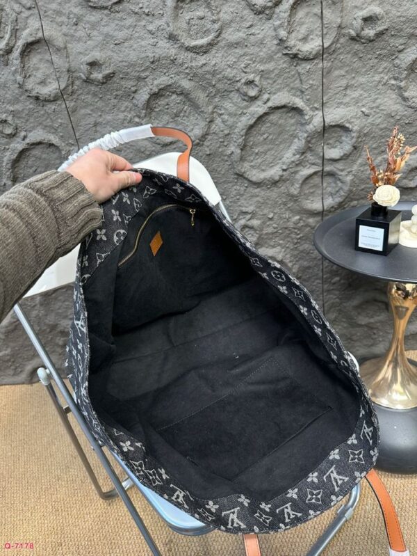 Modern Style Trendy LV Handbag L1383