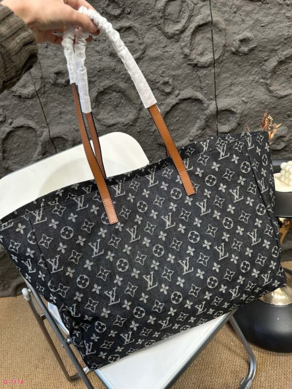 Modern Style Trendy LV Handbag L1383