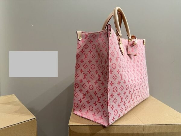 Modern Style Trendy LV Handbag L1322
