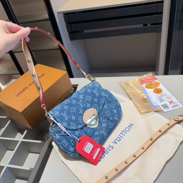 Modern Style Trendy LV Handbag L1321