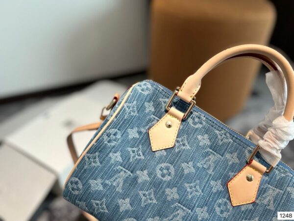 Modern Style Trendy LV Handbag L979 Modern Style Trendy LV Handbag L979