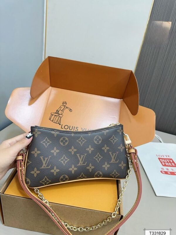 Modern Style Trendy LV Handbag L978