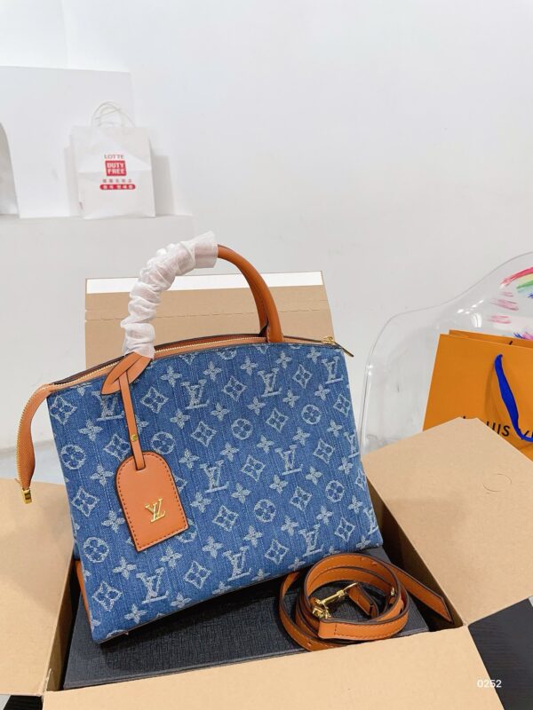Modern Style Trendy LV Handbag L961