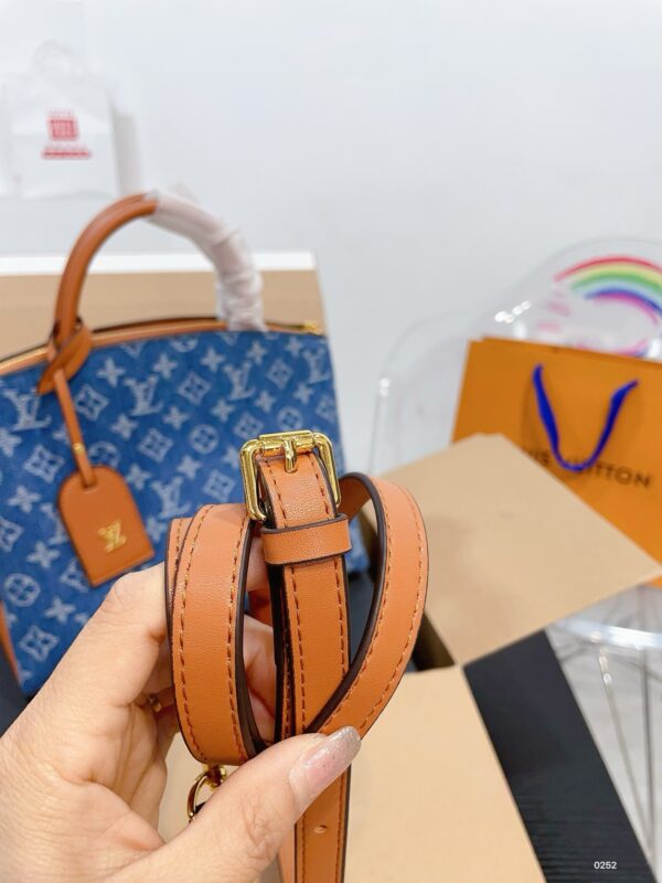 Modern Style Trendy LV Handbag L961