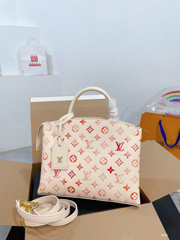 Modern Style Trendy LV Handbag L961