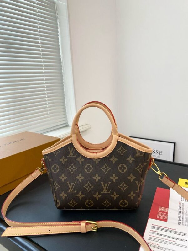 Modern Style Trendy LV Handbag L959