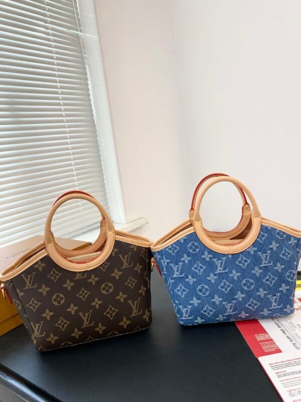 Modern Style Trendy LV Handbag L959