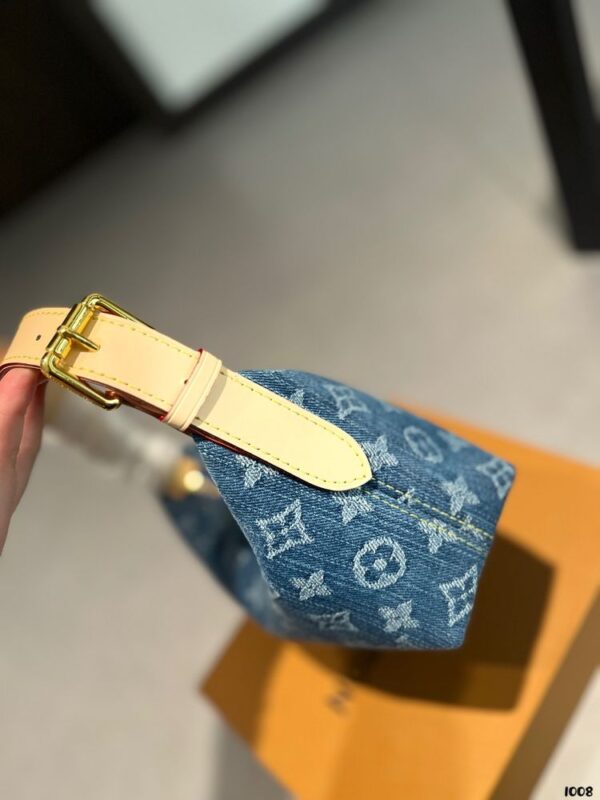 Modern Style Trendy LV Handbag L927