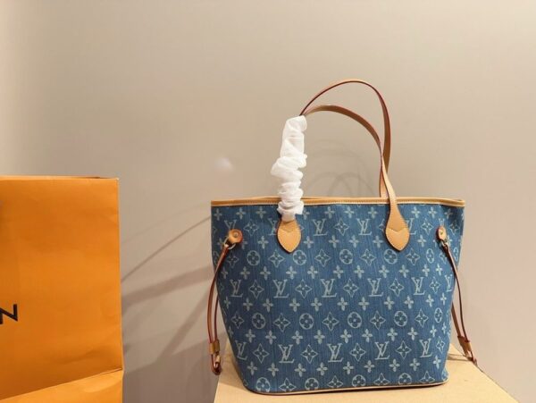 Modern Style Trendy LV Handbag L926