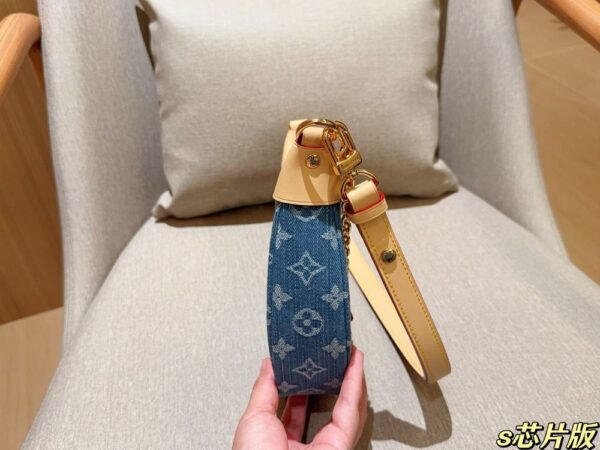 Modern Style Trendy LV Handbag L1782