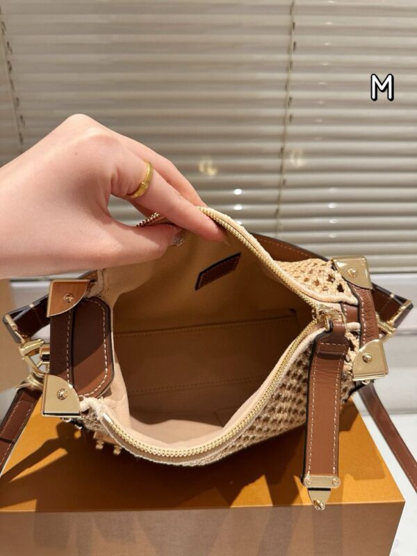 Modern Style Trendy LV Handbag L1753