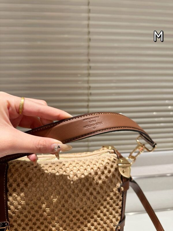 Modern Style Trendy LV Handbag L1753