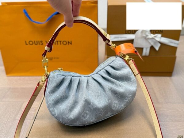 Modern Style Trendy LV Handbag L1726