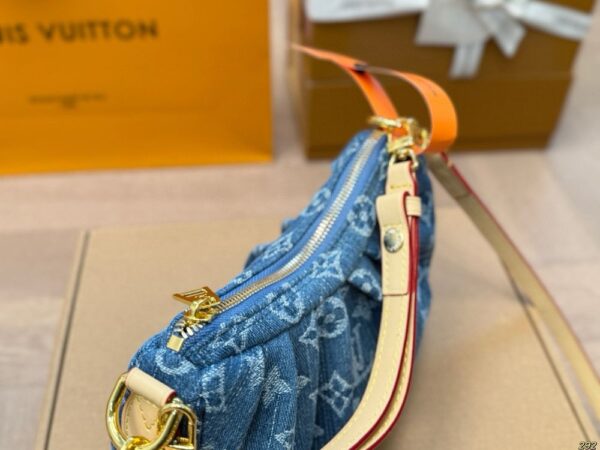 Modern Style Trendy LV Handbag L1726