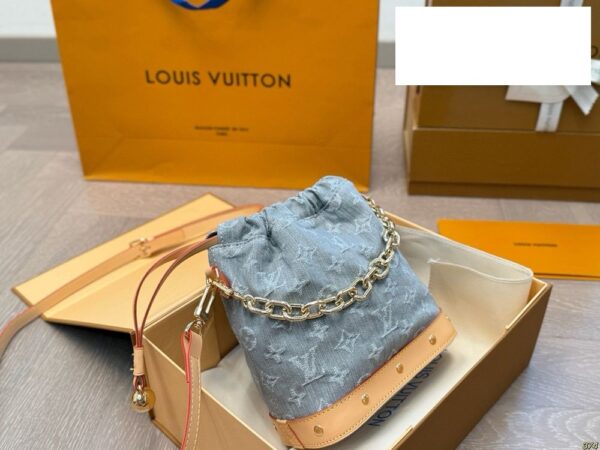 Modern Style Trendy LV Handbag L1724