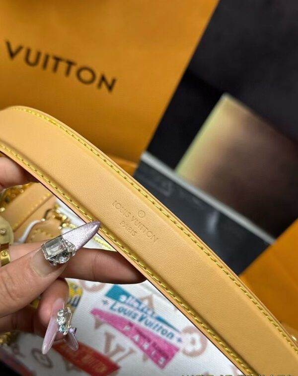 Modern Style Trendy LV Handbag L1686