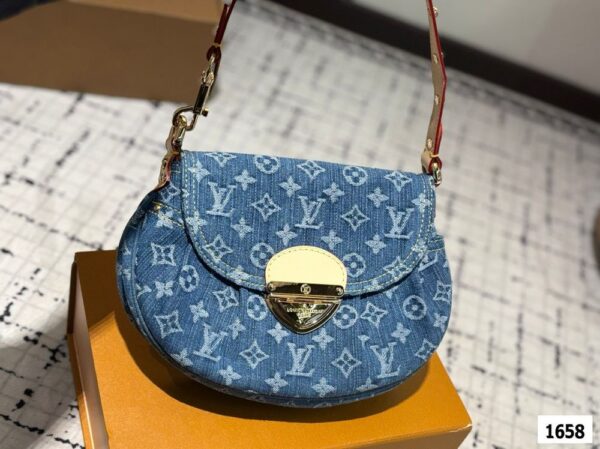 Modern Style Trendy LV Handbag L1655