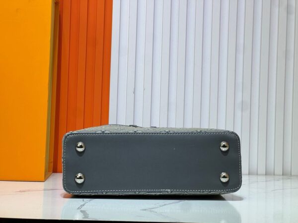 Modern Style Trendy L*V Handbag 1588