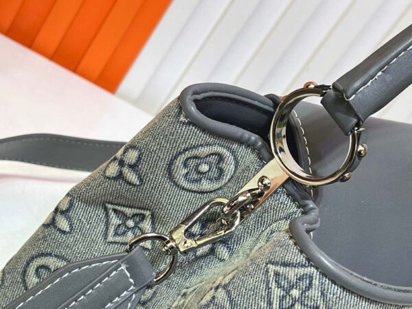 Modern Style Trendy L*V Handbag 1588