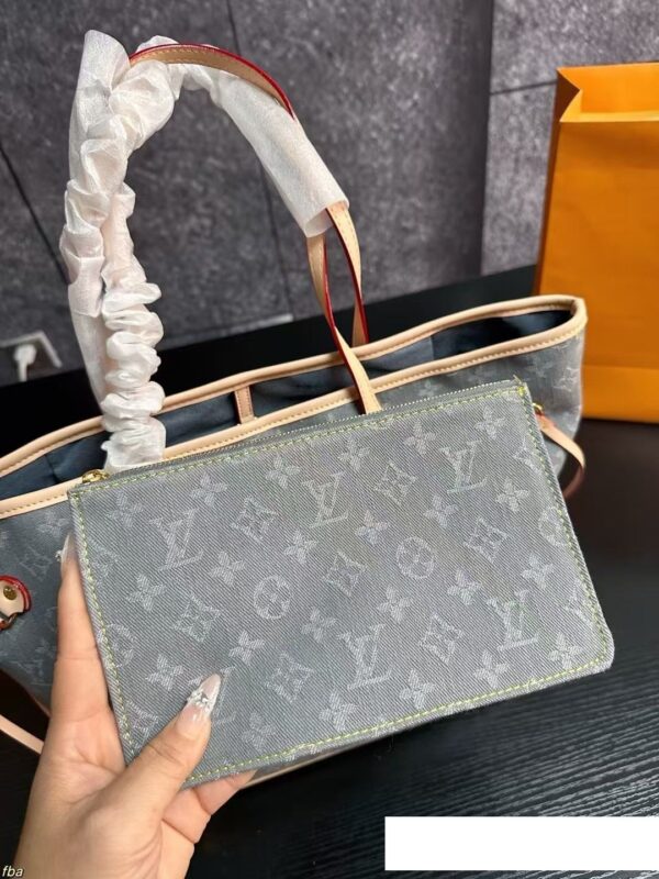 Modern Style Trendy LV Handbag L2117