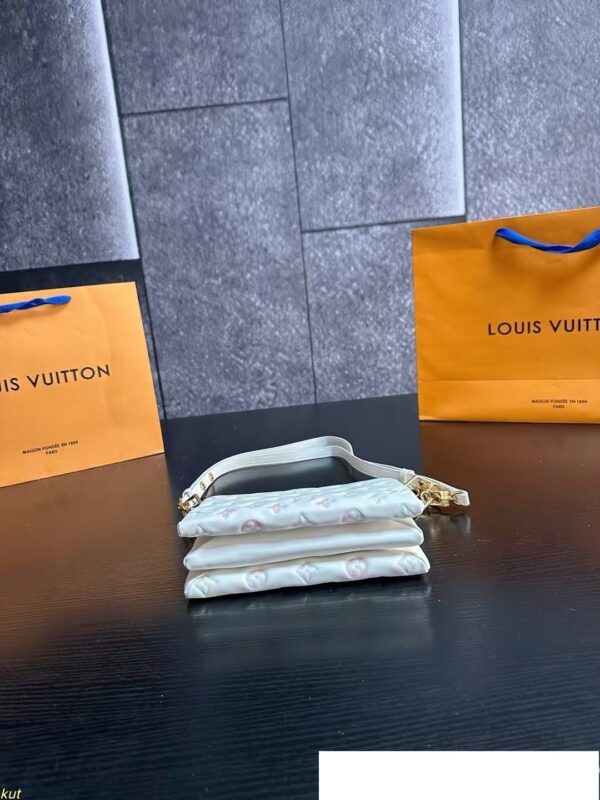 Modern Style Trendy LV Handbag L2116-1