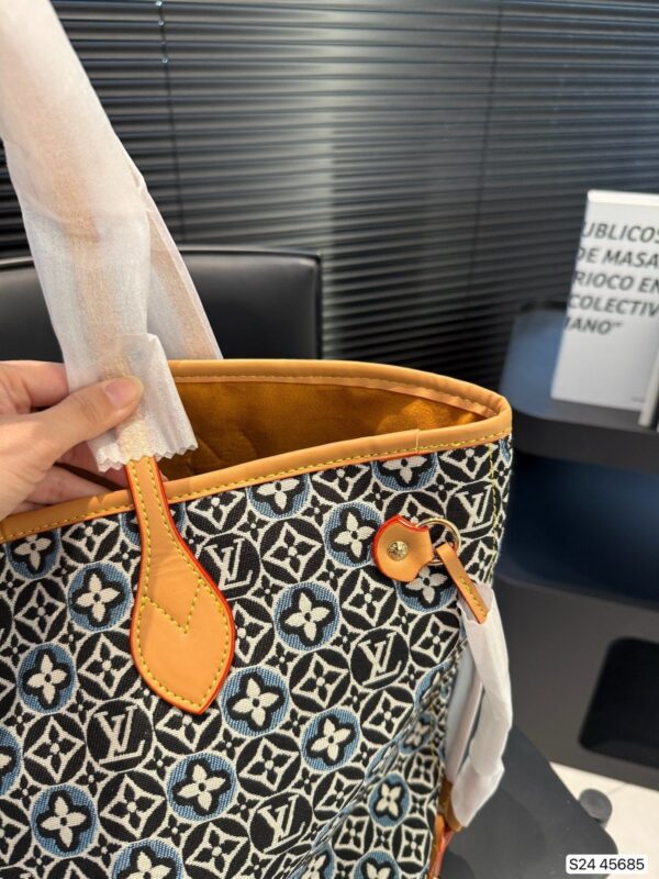 Modern Style Trendy LV Handbag L2110