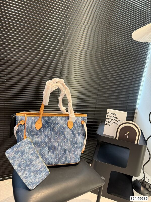 Modern Style Trendy LV Handbag L2110