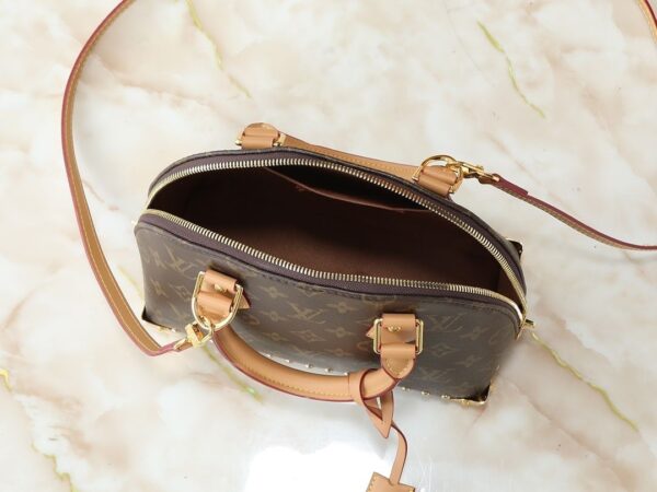Iconic LV Handbag M53151