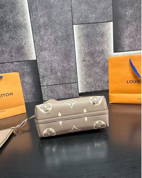 Modern Style Trendy LV Handbag L2106 Modern Style Trendy LV Handbag L2106