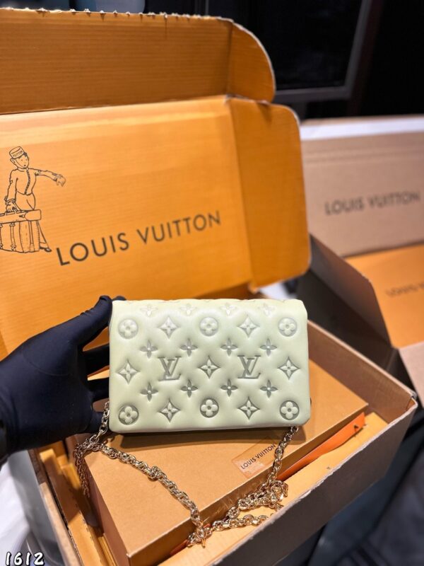 Modern Style Trendy LV Handbag L2096