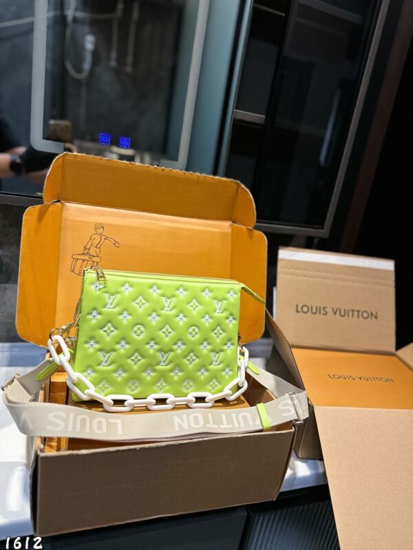 Modern Style Trendy LV Handbag L2095