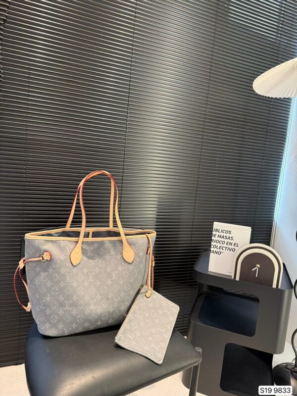 Modern Style Trendy LV Handbag L2093