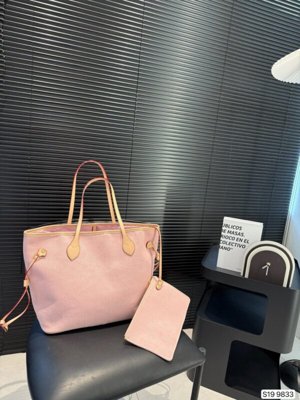 Modern Style Trendy LV Handbag L2093