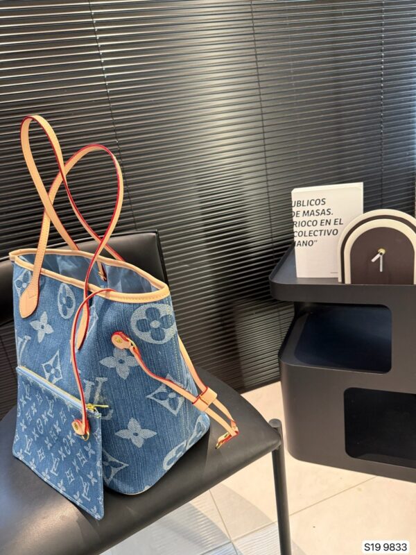 Modern Style Trendy LV Handbag L2093