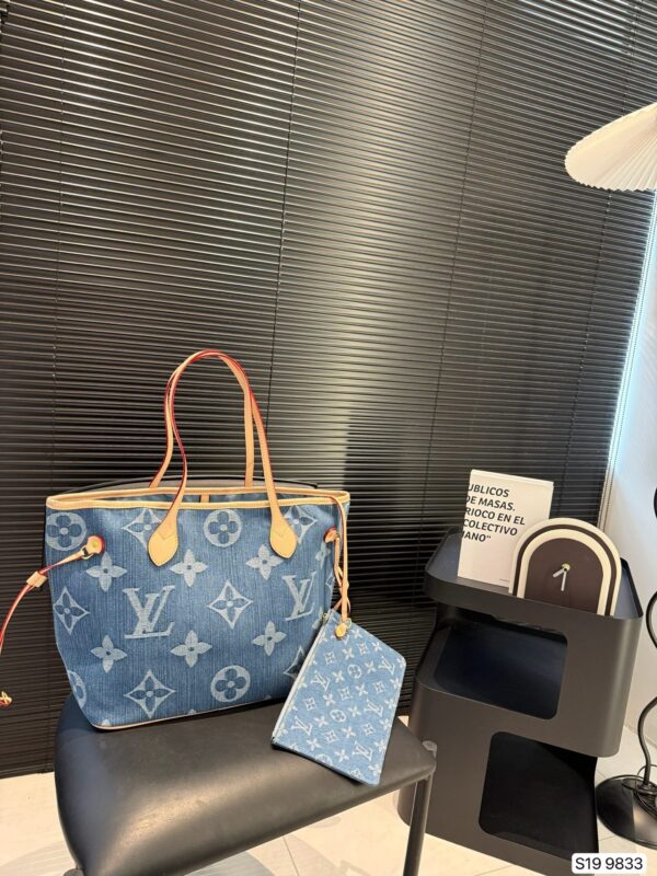 Modern Style Trendy LV Handbag L2093
