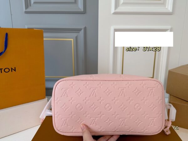 Modern Style Trendy LV Handbag L2080